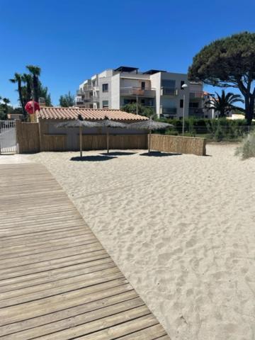 Апартаменты Rez De Jardin + Terrasse Piscine Et Acces Direct Plage Сен-Сиприен Экстерьер фото